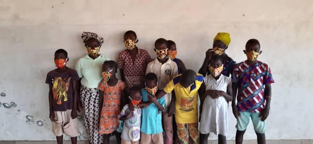 Über 1.000 Masken in Benin dank Ihrer Spenden verteilt